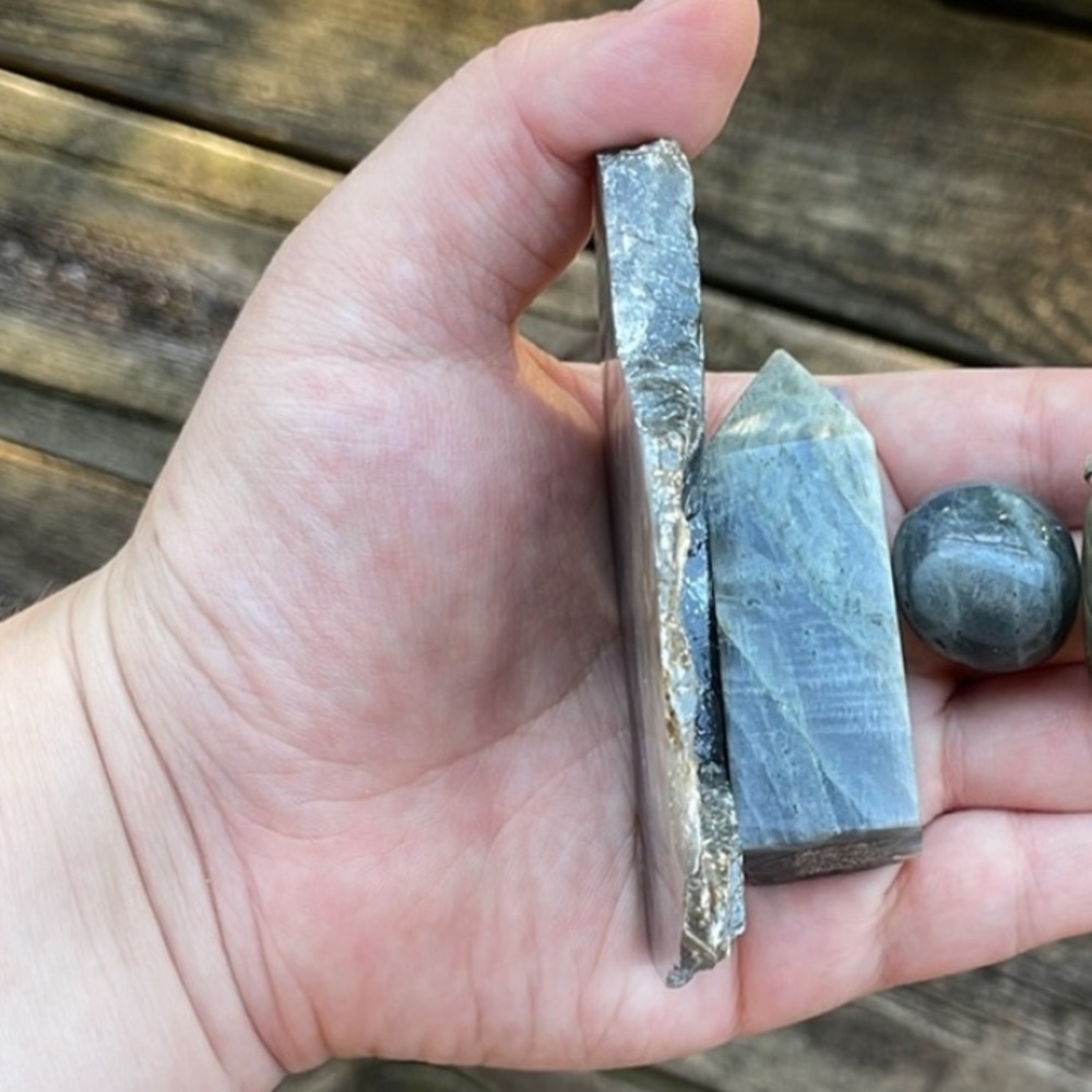 Labadorite 3 Piece Set✨️ - Picture 3 of 13